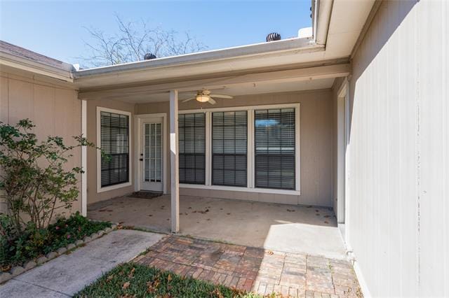 Building Photo - 927 Redcedar Way Dr