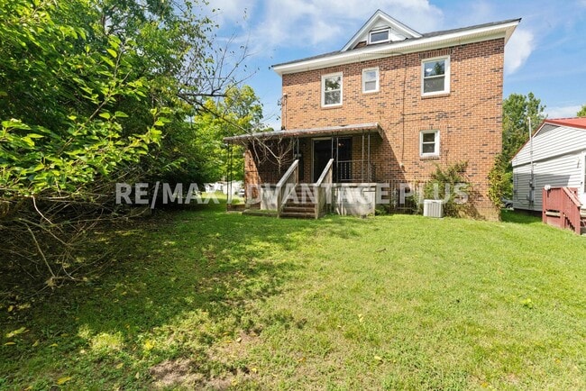 Building Photo - Apartment In Blackstone