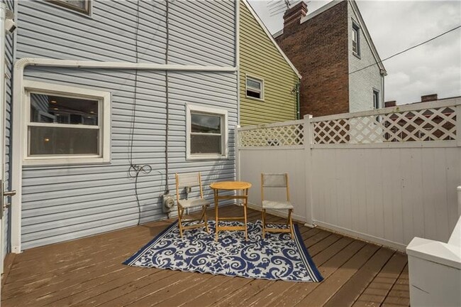 Building Photo - 1207 Linden Pl