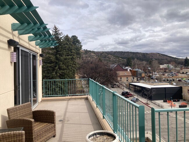 Building Photo - 1201 Main Ave