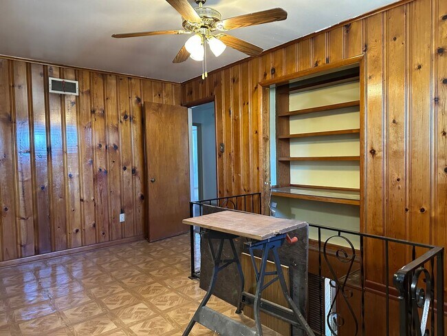 Building Photo - Contact Peggy at 501-676-1758
