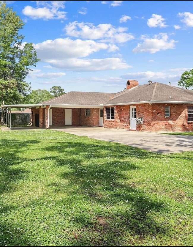 Building Photo - 392 Shadydale Dr