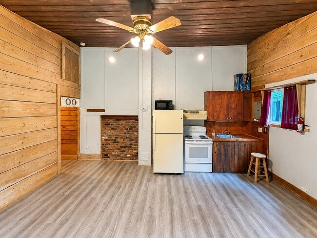 Building Photo - 115 Lillibridge Ave