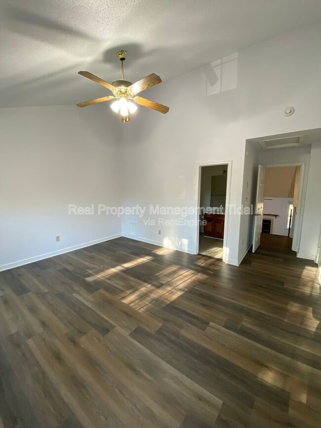 Building Photo - 610 Guy Ln