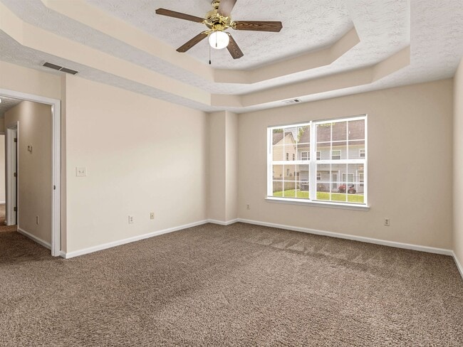 Building Photo - 310 Sarasota Ln
