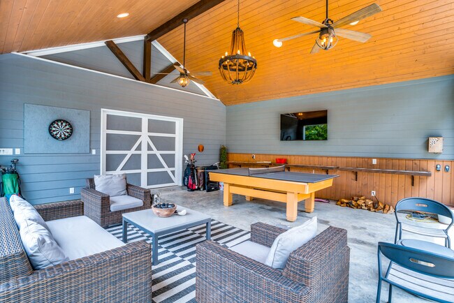 Building Photo - 3312 Villanova St