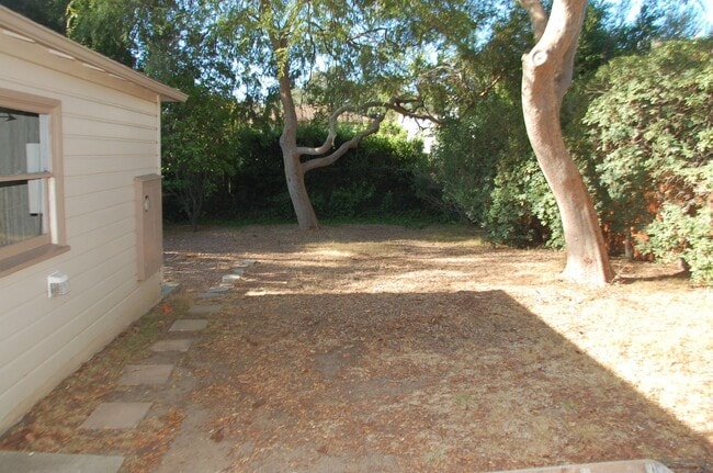 Building Photo - 2927 Lomita Rd