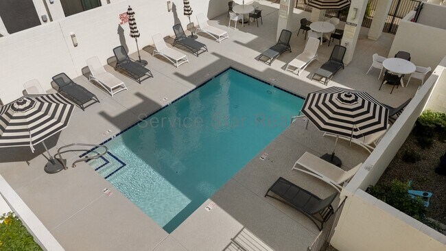 Building Photo - 2030 East Michigan Ave