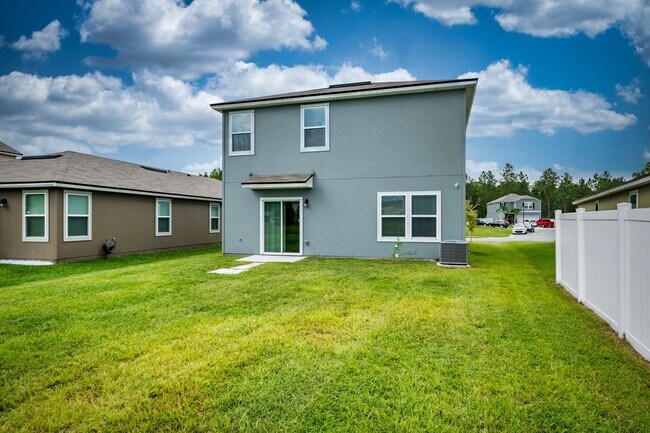 Building Photo - Beautifully Apportioned 2-Story Home in Fox Creek