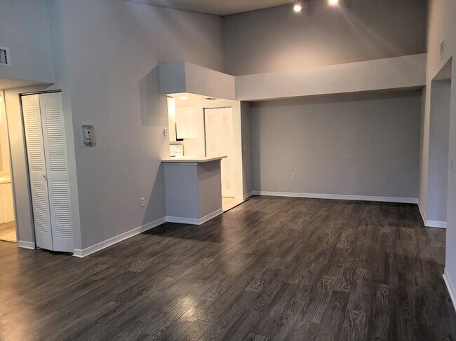 Building Photo - 4197 N Haverhill Rd