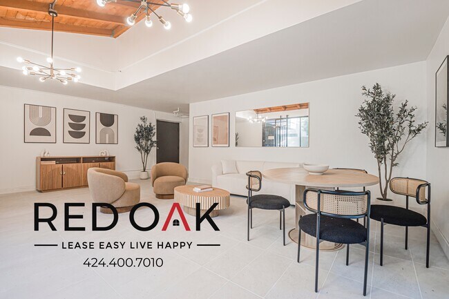 Building Photo - 4651 Cahuenga Blvd