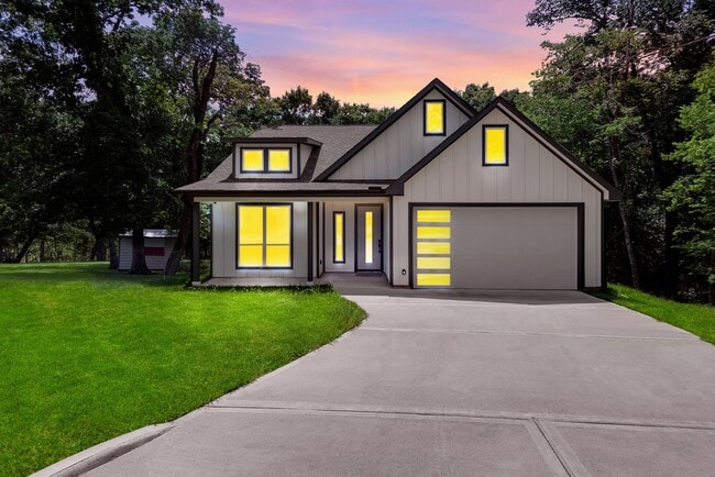 Building Photo - 90 Piping Rock Pl