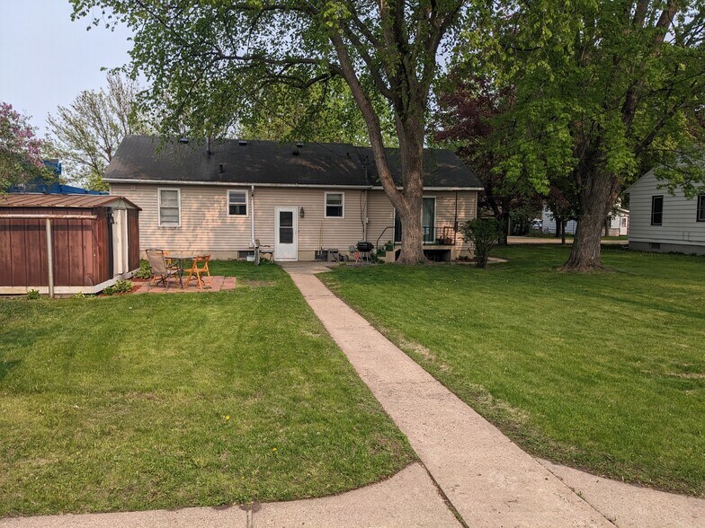 Back Yard - 17 21st Ave S