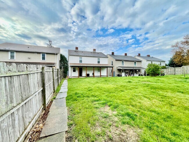 Building Photo - 625 Vanadium Rd
