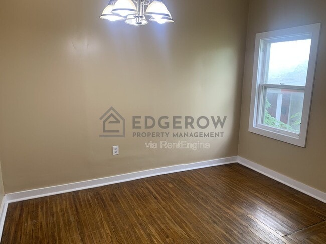 Building Photo - 1327 Jefferson Ave SE