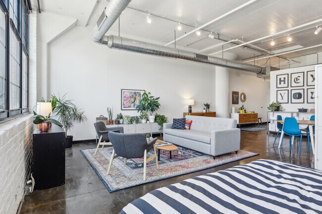 Ultra versatile loft space. - 500 Robert St N