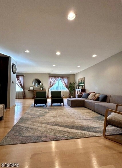 Building Photo - 27 Kingfisher Ct