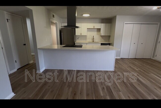 Building Photo - 7212 Reedy Creek Dr