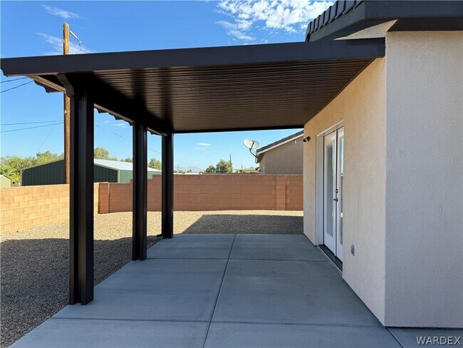 Building Photo - 5079 S Jacaranda Pl