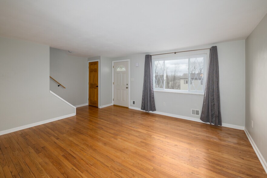 Building Photo - 108 Preston Dr