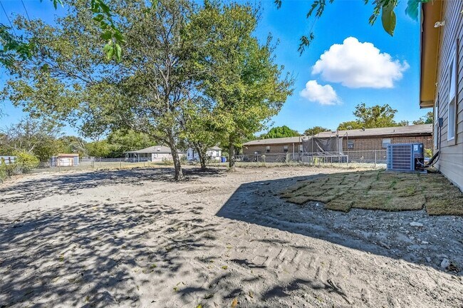 Building Photo - 8708 Ronnie St