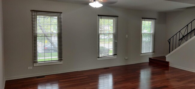 Living room - 111 41st St