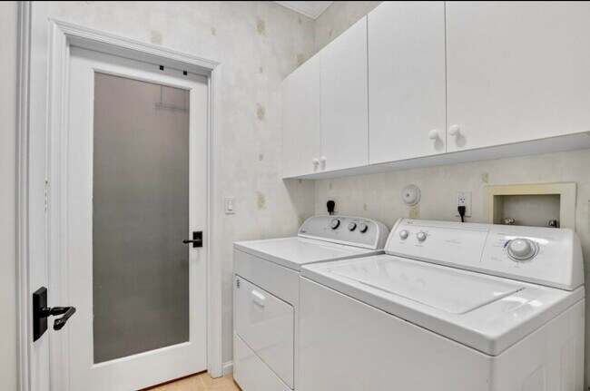 Building Photo - 7879 Monarch Ct