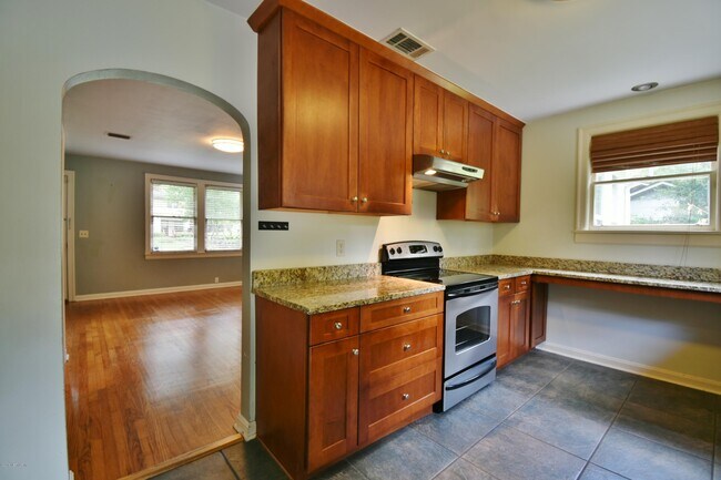 Building Photo - 2929 Arapahoe Ave