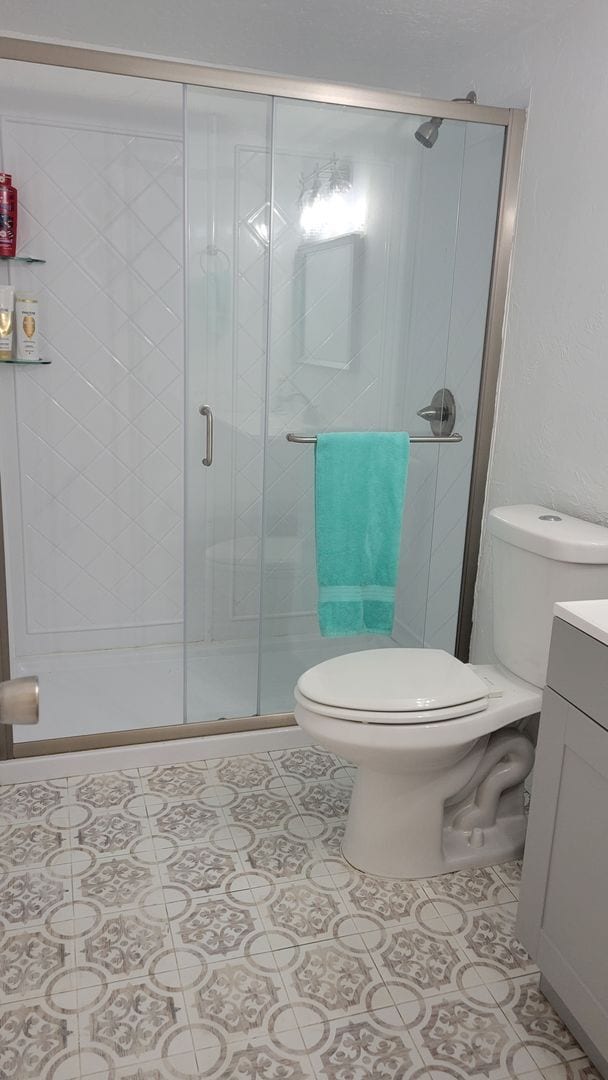 Building Photo - Annual UNfurnished renovated 2/1 condo dow...