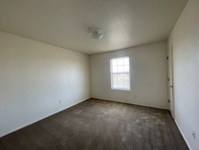 Building Photo - 1706 Tanner Cir