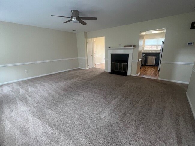 Building Photo - LOVELY CAPE COD WITH 4 BEDS, 2 BATHS AND G...