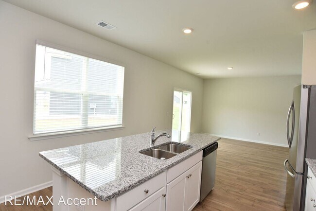 Building Photo - 4 br, 2.5 bath House - 192 Coby Lane