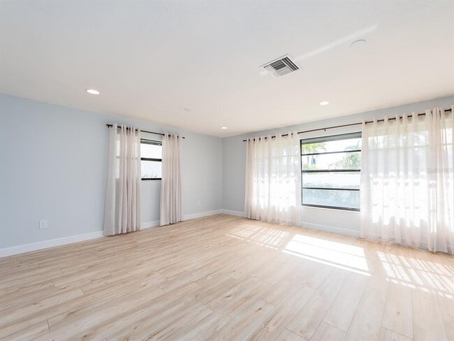 Building Photo - 110 17th St