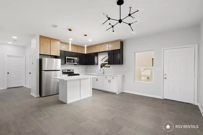 Building Photo - 3813 N Mezcal Dr