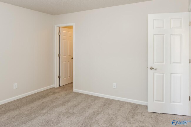 Building Photo - 4806 Inglewood Ct SE