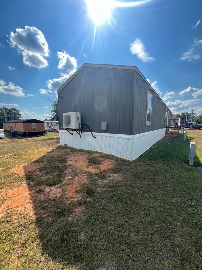 Building Photo - 142 CO ROAD-E16