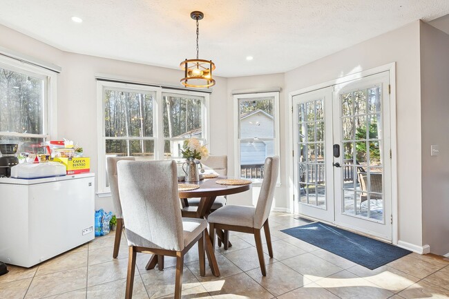 Building Photo - Move In Ready 4 Bedroom House in Yorktown!