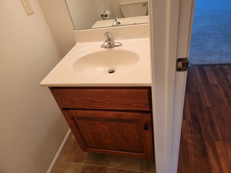 Building Photo - 302 Mount Olive Ln