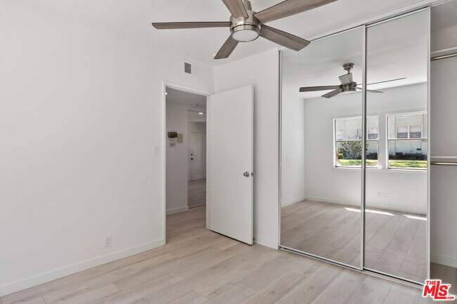 Building Photo - 3635 Kalsman Dr