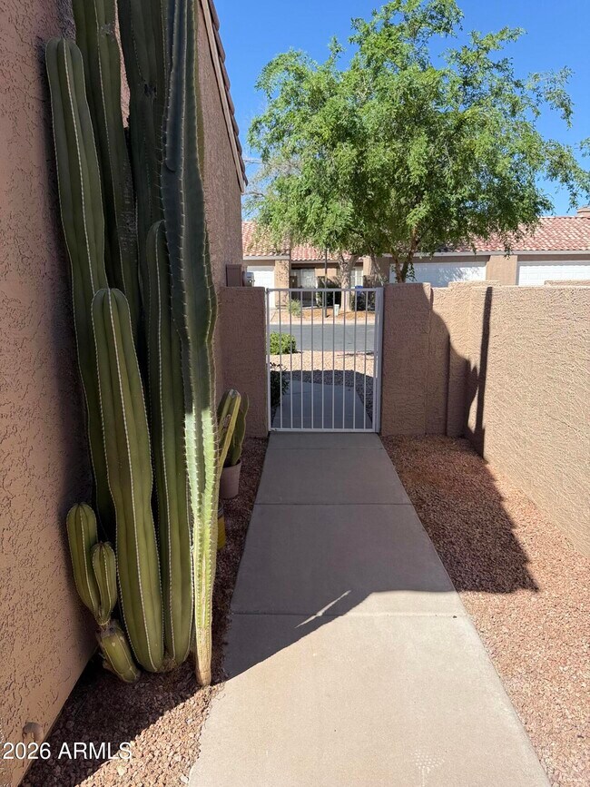 Building Photo - 3510 E Hampton Ave