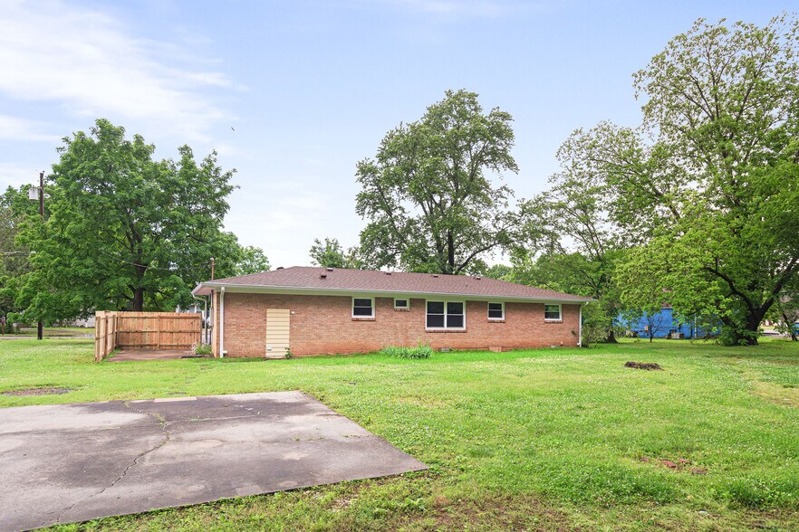 Building Photo - 101 Arnold Ln