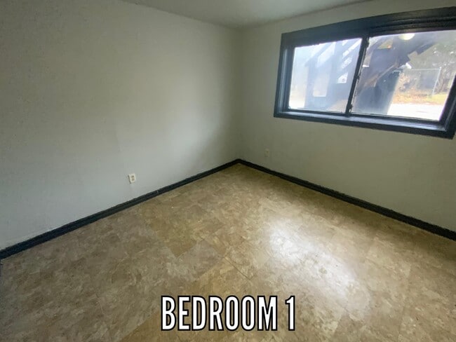 Building Photo - 1420-E Cleveland-