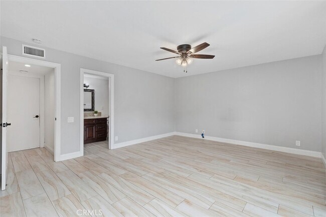 Building Photo - 26451 Vía Juanita