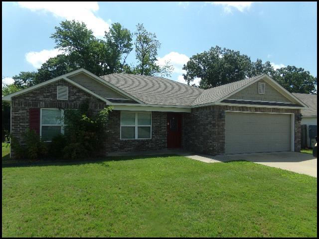 Building Photo - 2424 Vivian Dr