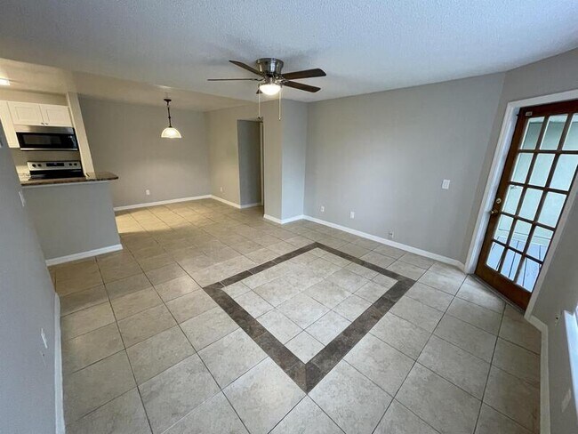 Building Photo - 6166 Westgate Dr