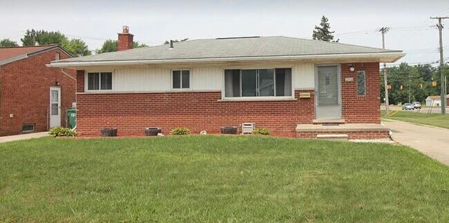 Primary Photo - 32910 Barton St
