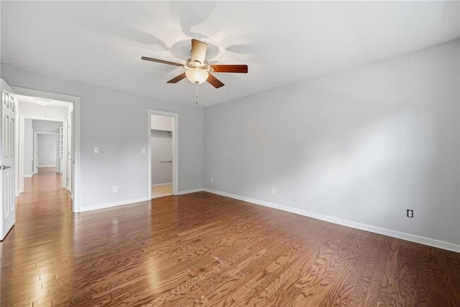 Building Photo - 4663 Calumet Cir NW