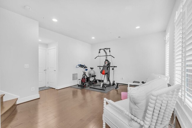 Building Photo - Modern 4-Level Townhome with Rooftop Terrace & Indoor/Outdoor Fireplace Near Old Town