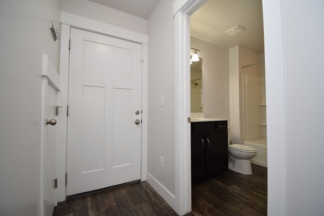 Building Photo - 4 Bed 3.5 Bath Sunny and Spacious South Jordan Corner-Lot Home with Views!