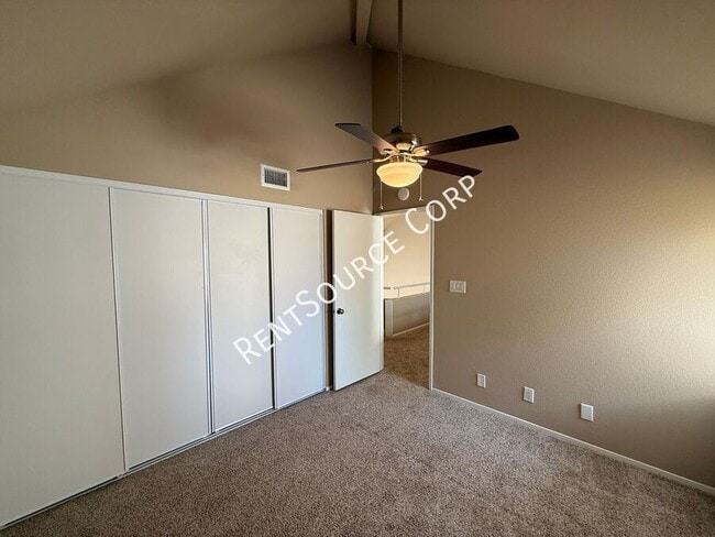 Building Photo - 40270 Homeridge Dr